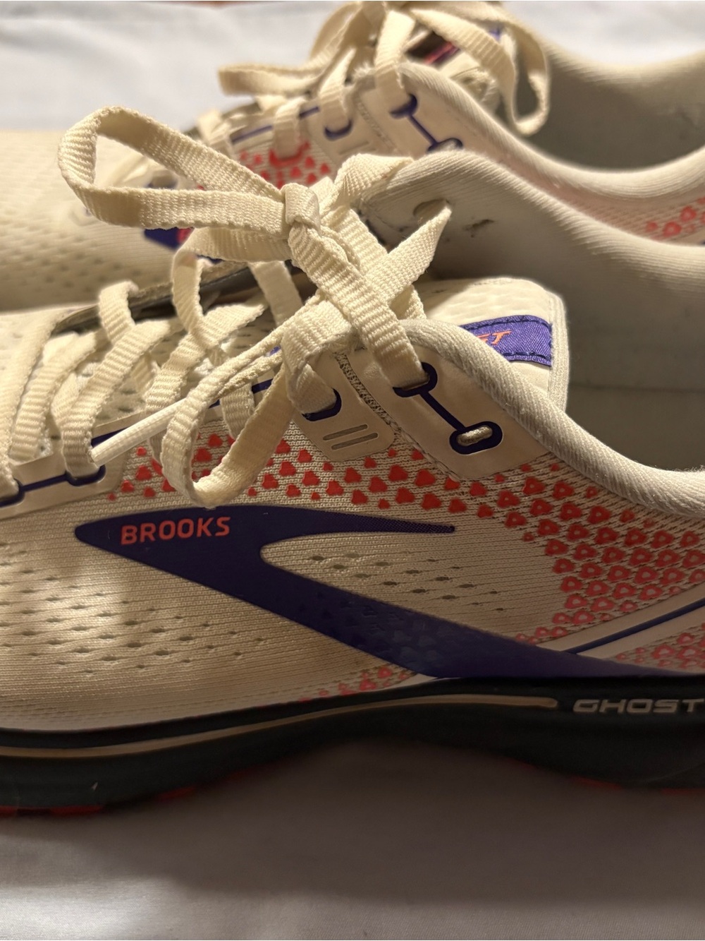 Brooks Ghost 14 Cream/White Running Sneakers with Purple & Pink Accents